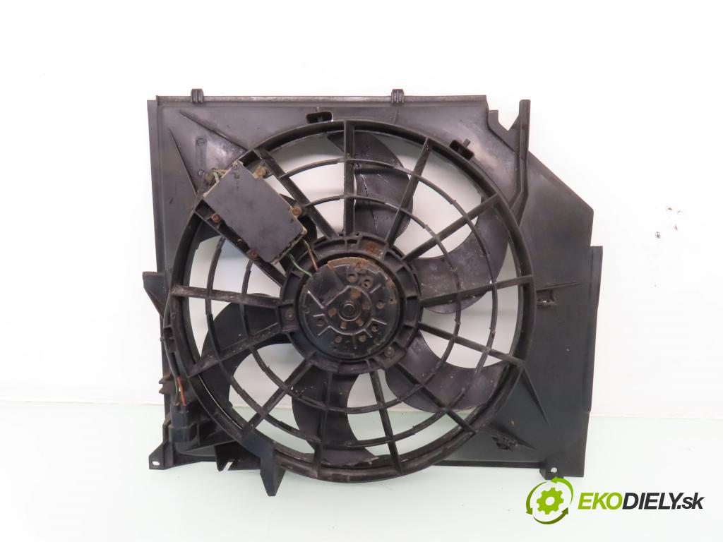 BMW 3 Touring (E46) KOMBI 2000 87,00 318 i - M43 B19 (194E1) 1895,00 ventilátor chladič vody 0130303827