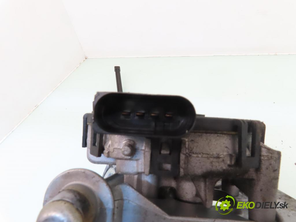 FORD FOCUS C-MAX (DM2) MINIVAN 2006 80,00 1.6 TDCi - G8DA 1560,00 Motorček stieračov 3M5117K484A ; 0390241724 ; 3397020600