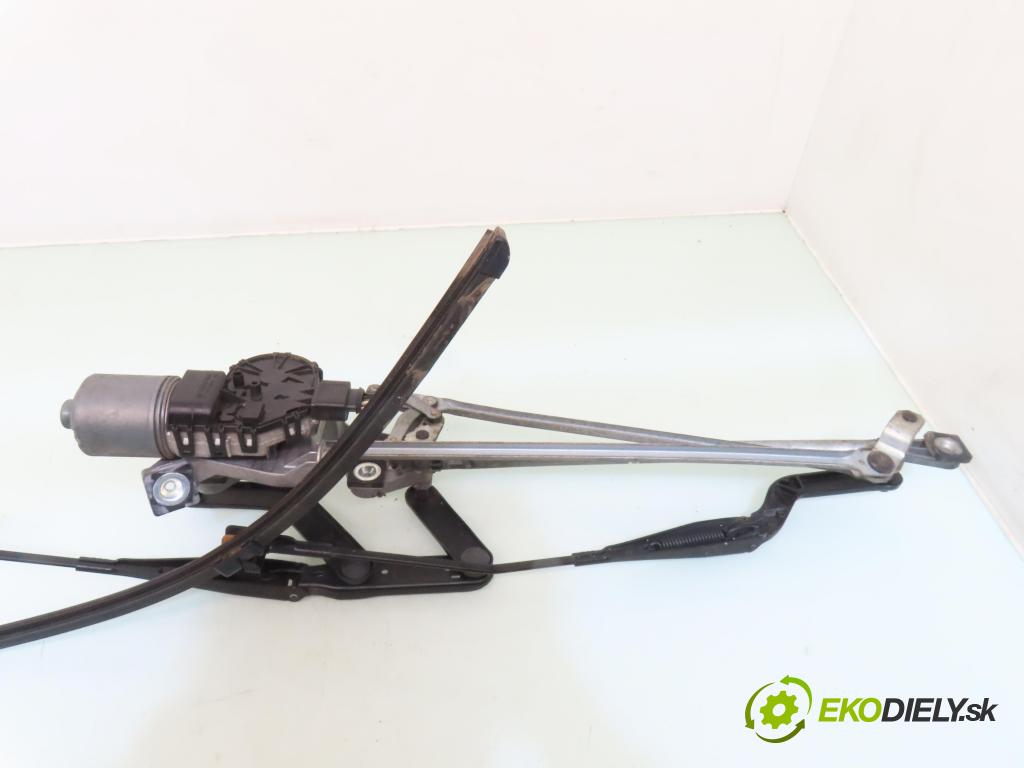 FORD FOCUS C-MAX (DM2) MINIVAN 2006 80,00 1.6 TDCi - G8DA 1560,00 Motorček stieračov 3M5117K484A ; 0390241724 ; 3397020600