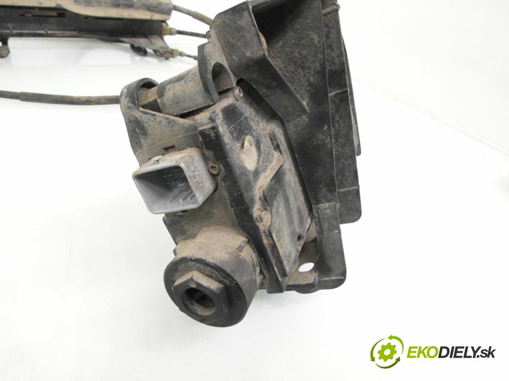 RENAULT SCENIC II (JM0/1_) MINIVAN 2005 88,00 1.9 DCI - F9Q 812 1870,00 BRZDA: ručny elektrický 8200418647