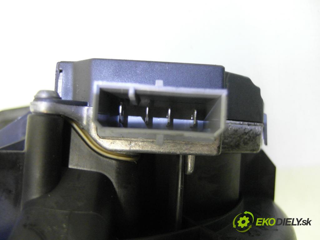 OPEL VECTRA C Kombi (Z02) KOMBI 2006 110,00 1.9 CDTI - Z 19 DTH 1910,00 Ventilátor vetráku 985852T ; 73421312U