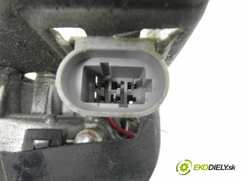 RENAULT SCENIC I (JA0/1_) MINIVAN 2001 75,00 1.9 dCi (JA05, JA1F) - F9Q 732 1870,00 MECHANISMUS/ motorek stěračů 0390241379 ; 8200106711 ; 3397020563