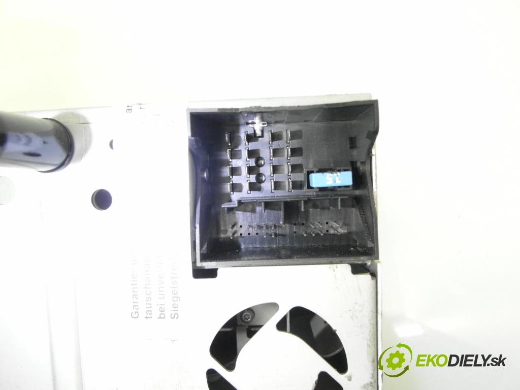 OPEL CORSA D (S07) HB 2006 59,00 1.2 - Z 12 XEP 1229,00 RADIO CD 344183129 ; 13257028 ; 13209460