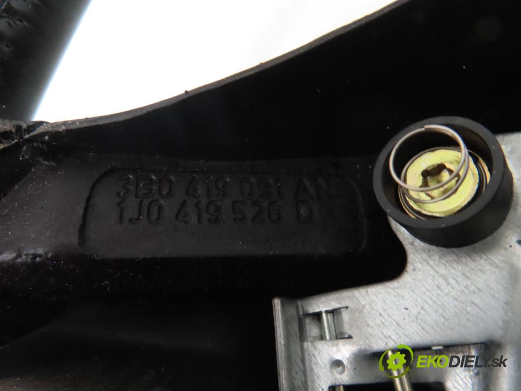 VW PASSAT B5.5 Variant (3B6) KOMBI 2001 96,00 1.9 TDI - AVF 1896,00 Volant 3B0419091AN ; 1J0419526D ; 3B0880201AL (Volant)