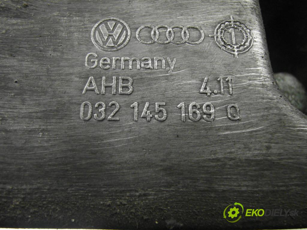 VW GOLF IV (1J1) HB 2003 55,00 1.4 16V - AHW 1390,00 uchycení alternátora 032145169Q