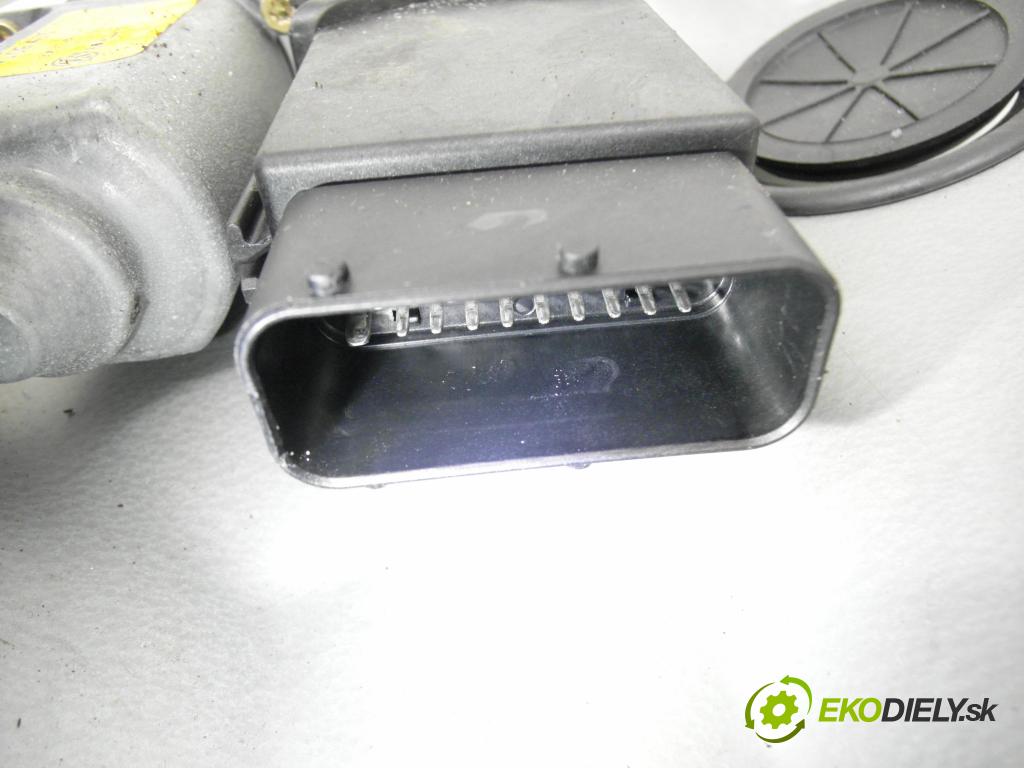 VW GOLF IV (1J1) HB 2003 55,00 1.4 16V - AHW 1390,00 mechanismus oken 1J4837755E ; 1J4837729AE ; 1C1959801A