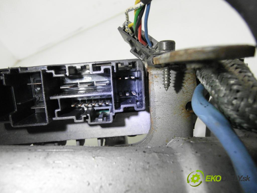 FIAT PUNTO (188_) HB 1999 44,00 1.2 60 (188.030, .050, .130, .150, .230, .250) - 1 1242,00 SLOUPEC / PODPORA elektrický 26076971023 ; 26078330012 ; 26082642