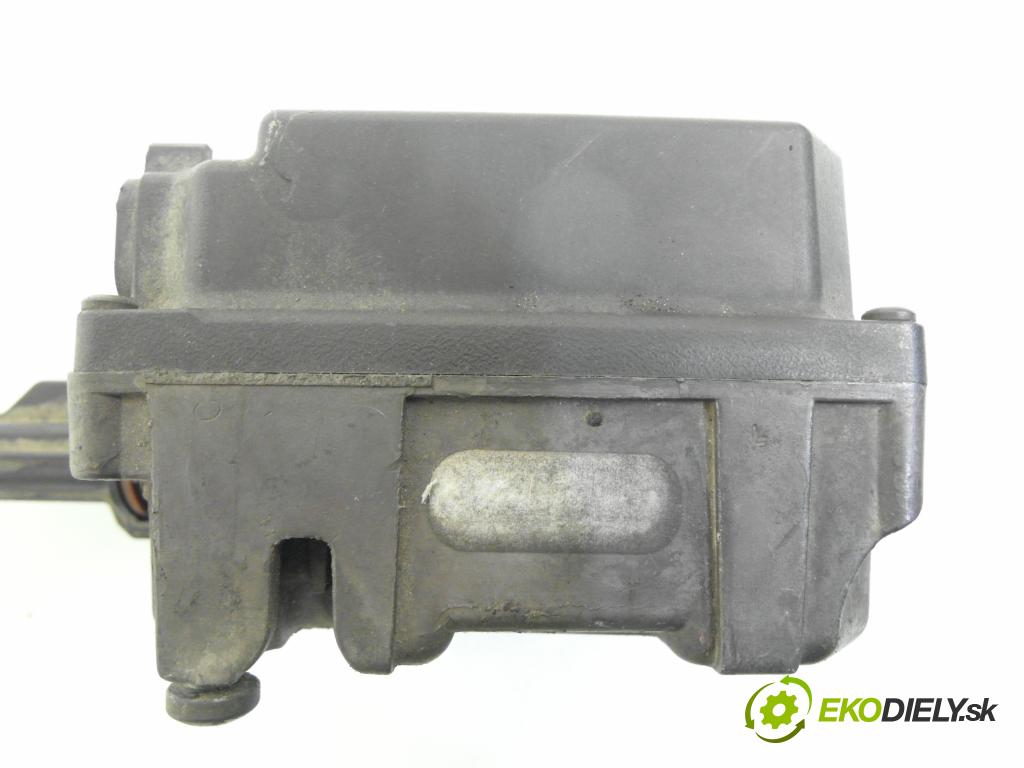OPEL ZAFIRA A Nadwozie Wielkopojemne (MPV) (T98) MINIVAN 2000 74,00 1.6 16V - X 16 XEL 1598,00 motorek tempomatu 25315547 ; 25140015