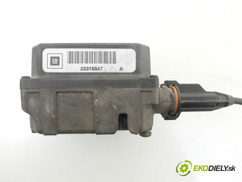OPEL ZAFIRA A Nadwozie Wielkopojemne (MPV) (T98) MINIVAN 2000 74,00 1.6 16V - X 16 XEL 1598,00 motorek tempomatu 25315547 ; 25140015