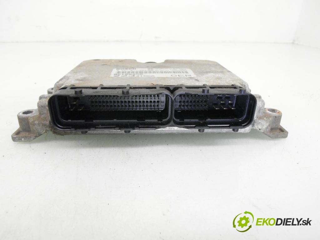 FIAT DOBLO Cargo (223_) KOMBIVAN 2004 74,00 1.9 JTD (223ZXE1A) - 182 B9.000 1910,00 řídící jednotka motora 0281011854 ; 55195358