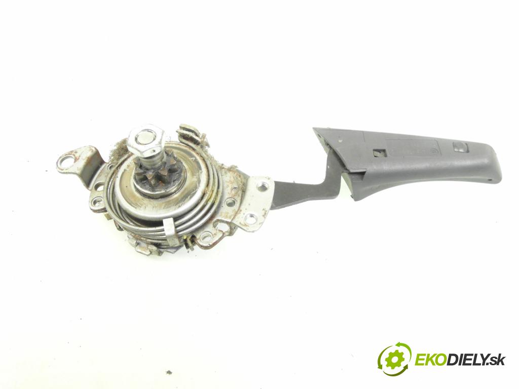 SKODA OCTAVIA II Combi (1Z5) KOMBI 2007 103,00 2.0 TDI 16V - BKD 1968,00 Mechanizmus sedačky 1K0881091B