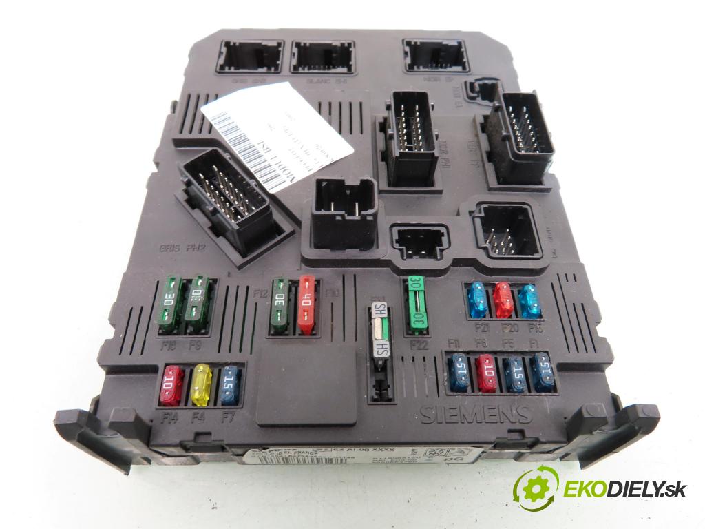 PEUGEOT 206 liftback (2A/C) HB 2003 440,00 1.1 i - HFX (TU1JP) 1124,00 MODUL BSI S118085120B ; 9650584780