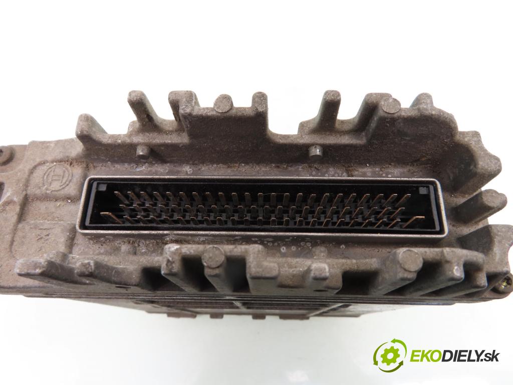 RENAULT LAGUNA I (B56_, 556_) LIFTBACK 1998 72,00 1.9 dTi (B56J) - F9Q 710 1870,00 Riadiaca jednotka Motor 0281001905 ; 7700110650 ; HOM7700110561