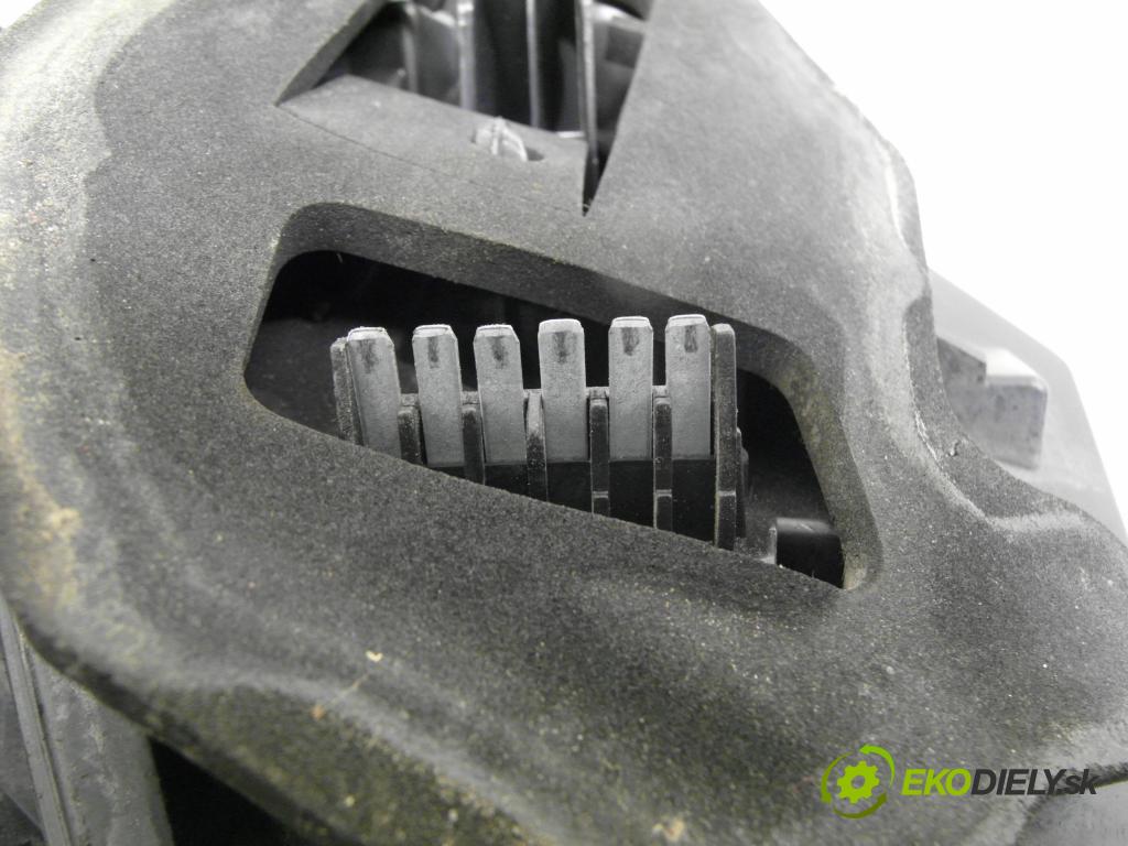 OPEL ASTRA H GTC (L08) COUPE 2005 77,00 1.6 - Z 16 XE1 1598,00 světlo levé zadní 13252443 ; 93357459 ; 342691834