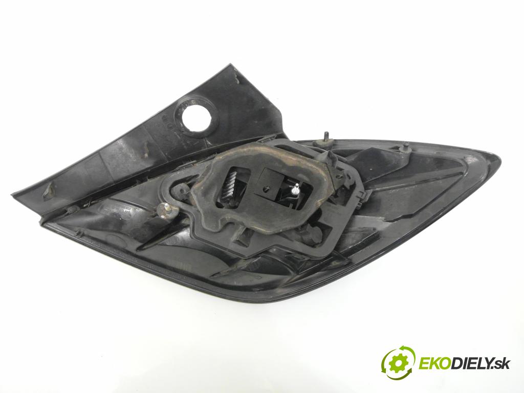 OPEL ASTRA H GTC (L08) COUPE 2005 77,00 1.6 - Z 16 XE1 1598,00 světlo levé zadní 13252443 ; 93357459 ; 342691834