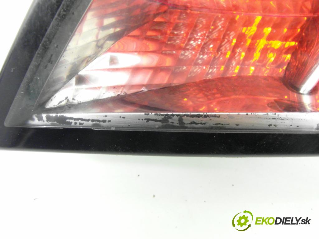 OPEL ASTRA H GTC (L08) COUPE 2005 77,00 1.6 - Z 16 XE1 1598,00 světlo pravé zadní 13252444 ; 93357460