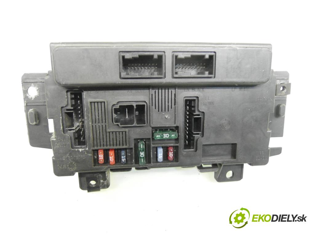 FIAT PANDA (169_) HB 2003 40,00 1.1 - 187 A1.000 1108,00 spínačka / imobilizéra IMMO / řídící jednotka IAW5AFSM ; IAW5AFSMHW607 ; 61027500
