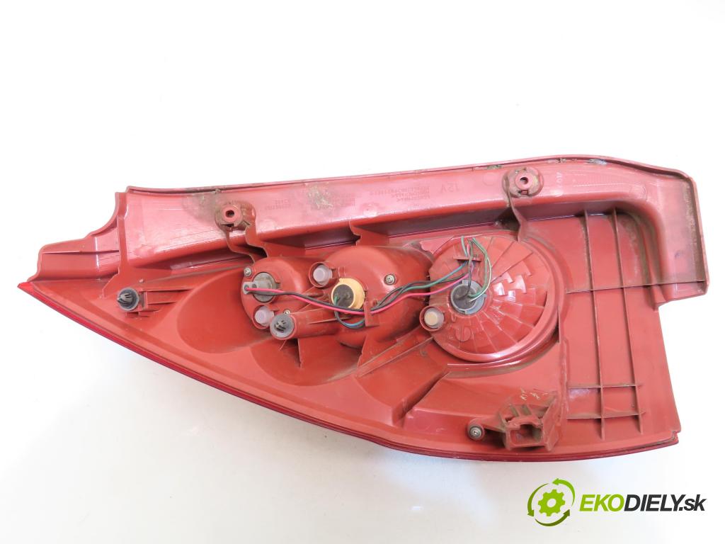 MAZDA 5 (CR19) MINIVAN 2005 81,00 2.0 CD - RF7J 1998,00 světlo pravé zadní C23551150