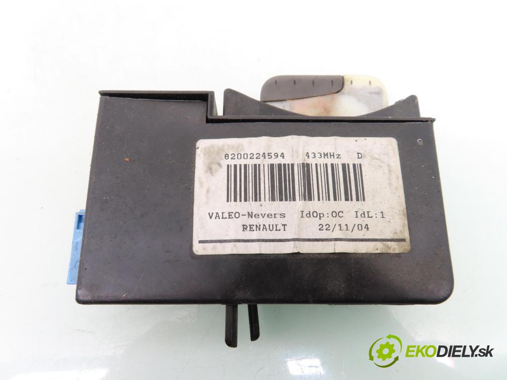 RENAULT LAGUNA II Grandtour (KG0/1_) KOMBI 2002 85,00 1.8 16V (KG0J) - F4P 770 1783,00 CZYTNIK KARTY: 8200224594