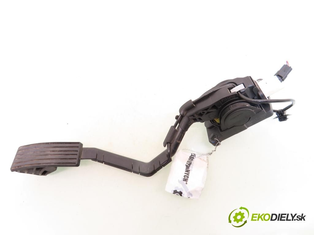 PEUGEOT 407 SW (6E_) KOMBI 2005 80,00 1.6 HDi 110 - 9HZ (DV6TED4) 1560,00 Potenciometer plynu 9650341780 ; 0280755012 (Potenciometer plynového pedálu)