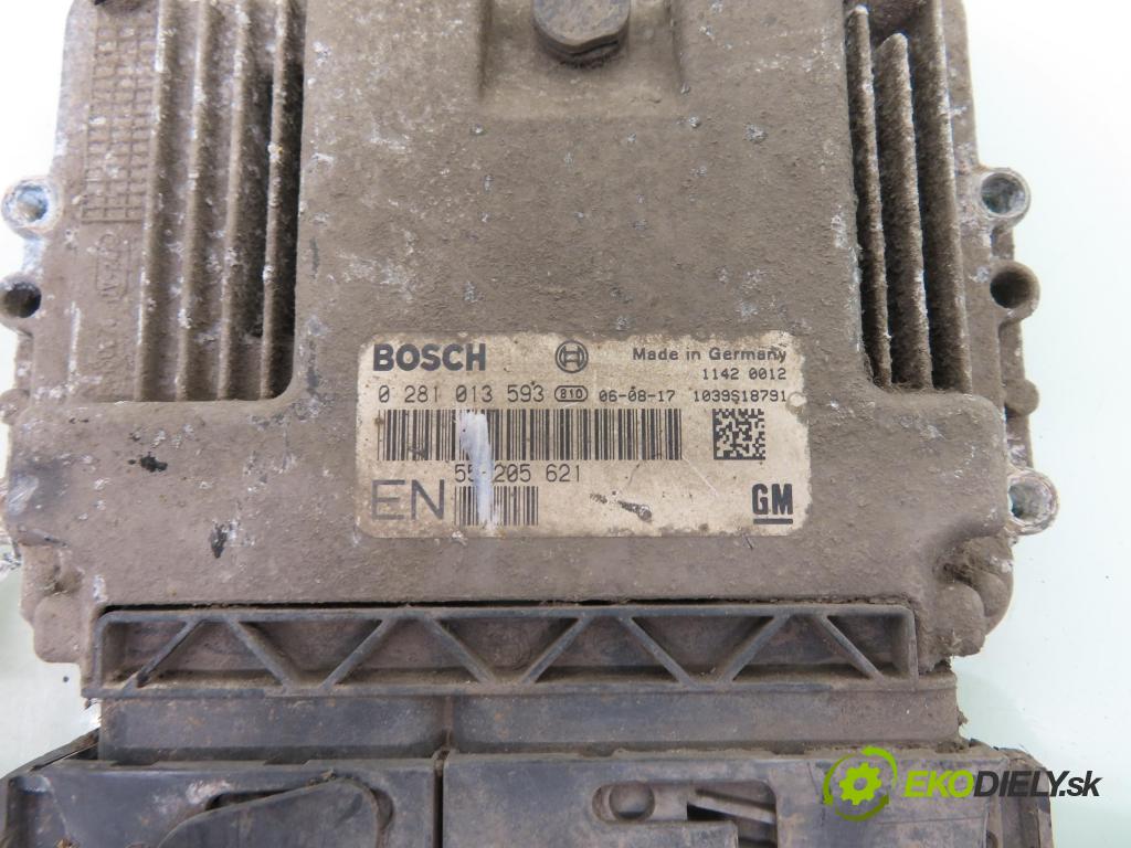 OPEL ZAFIRA B (A05) MINIVAN 2006 88,00 1.9 CDTI - Z 19 DT 1910,00 řídící jednotka motora 0281013593 ; 55205621EN