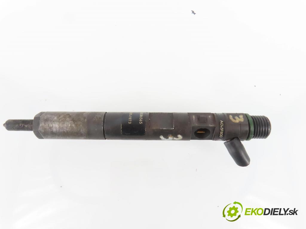 NISSAN ALMERA II (N16) HB 2005 60,00 1.5 dCi - K9K 722 1461,00 vstrekovač EJBR01801Z ; 8200206565 ; 8200049873 (Vstrekovač paliva)