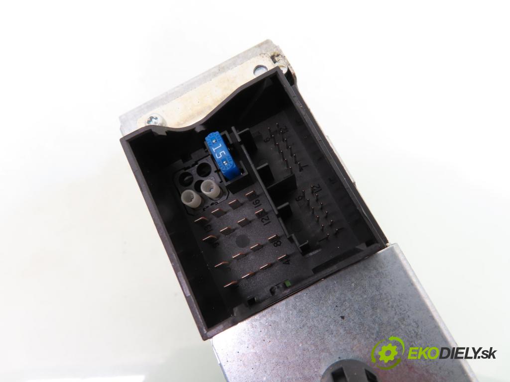 CITROEN C5 II (RC_) LIFTBACK 2006 92,00 1.8 16V - 6FY (EW7A) 1749,00 RADIO CD 96632914YW