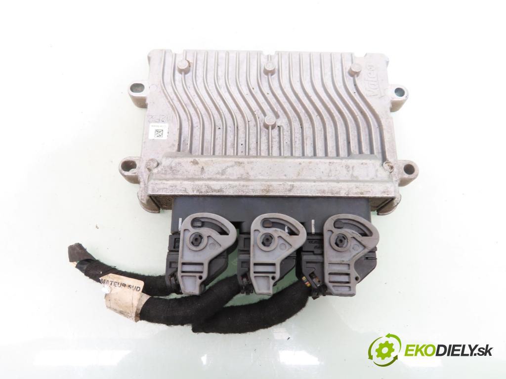 CITROEN C2 (JM_) HB 2003 50,00 1.4 - KFV (TU3JP) 1360,00 řídící jednotka motora SW9661961280 ; HW9651696680 ; 215857854A