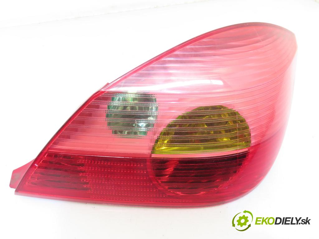 OPEL TIGRA TwinTop (X04) CABRIO 2005 66,00 1.4 - Z 14 XEP 1364,00 světlo pravé zadní 93162486