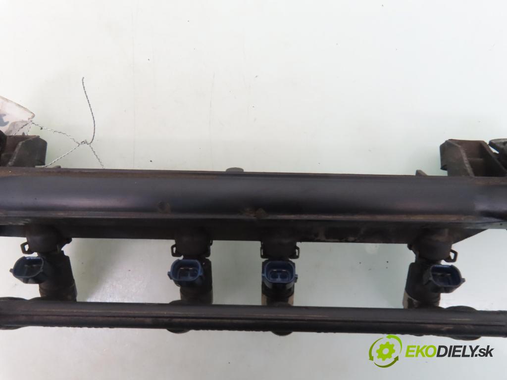 SKODA OCTAVIA I (1U2) SEDAN 2004 85,00 2 - AZJ 1984,00 lišta vstřikovací 06A906031AC ; 06A133317A (Vstřikovací lišta)