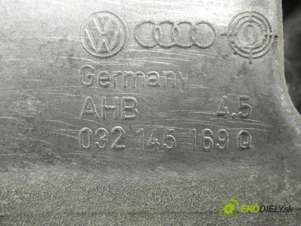 VW GOLF IV (1J1) HB 2001 55,00 1.4 16V - AKQ 1390,00 uchycení alternátora 032145169Q