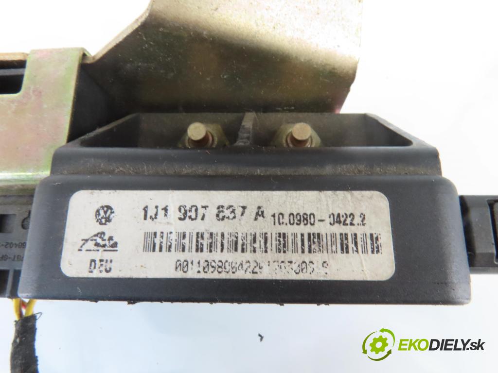 AUDI A3 (8L1) HB 2000 81,00 1.9 TDI - ASV 1896,00 Snímač ESP 1J1907637A ; 1J1907657A ; 1J1907651A