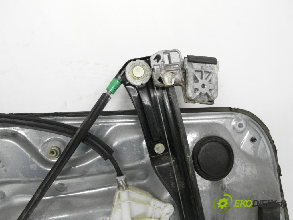 VW GOLF IV (1J1) HB 2001 55,00 1.4 16V - AKQ 1390,00 mechanismus oken PPE 3D 1J3837730AA ; 1J1959802D ; 1739348