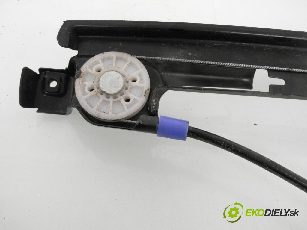 SEAT ALTEA (5P1) MINIVAN 2005 77,00 1.9 TDI - BXE 1896,00 mechanismus oken PPE 5P0837402 ; 1K0959792C ; 5P0837402