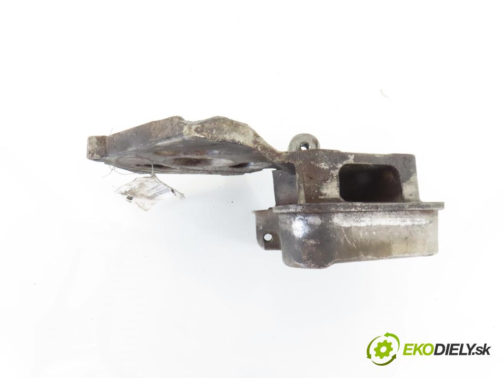 RENAULT LAGUNA II (BG0/1_) LIFTBACK 2002 88,00 1.9 dCi (BG08, BG0G) - F9Q 650 1870,00 uchycení pumpy vstřikovací 31932D