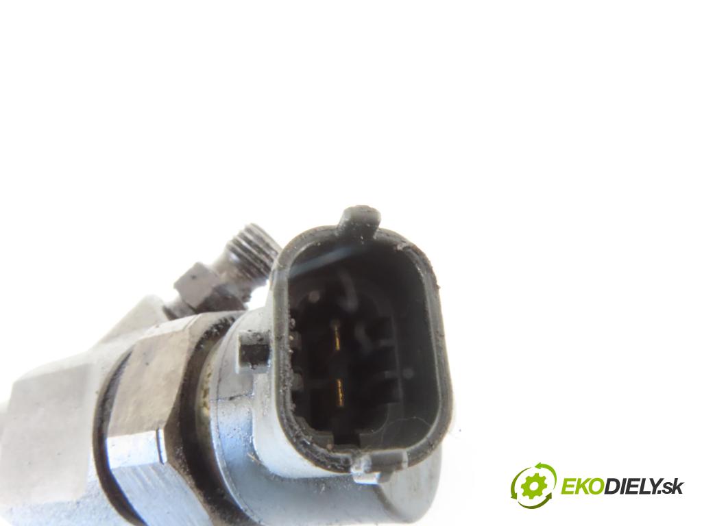 RENAULT LAGUNA II (BG0/1_) LIFTBACK 2002 88,00 1.9 dCi (BG08, BG0G) - F9Q 650 1870,00 vstrekovač 8200100272 ; 0445110116B (Vstrekovač paliva)