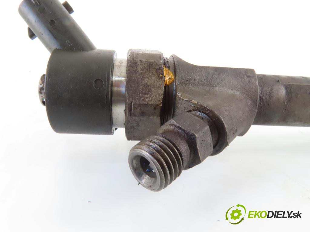 RENAULT LAGUNA II (BG0/1_) LIFTBACK 2002 88,00 1.9 dCi (BG08, BG0G) - F9Q 650 1870,00 vstrekovač 044511002 ; 770011014 (Vstrekovač paliva)
