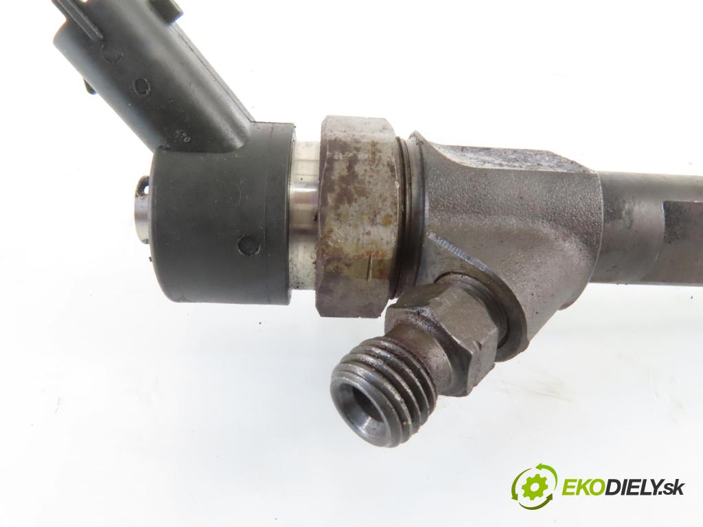 RENAULT LAGUNA II (BG0/1_) LIFTBACK 2002 88,00 1.9 dCi (BG08, BG0G) - F9Q 650 1870,00 vstrekovač 8200238528 ; 0445110146 (Vstrekovač paliva)