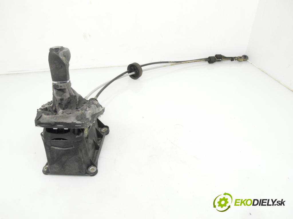 OPEL ASTRA H Kombi (A04) KOMBI 2004 88,00 1.9 CDTI - Z 19 DT 1910,00 ZVEDÁK: 055351706