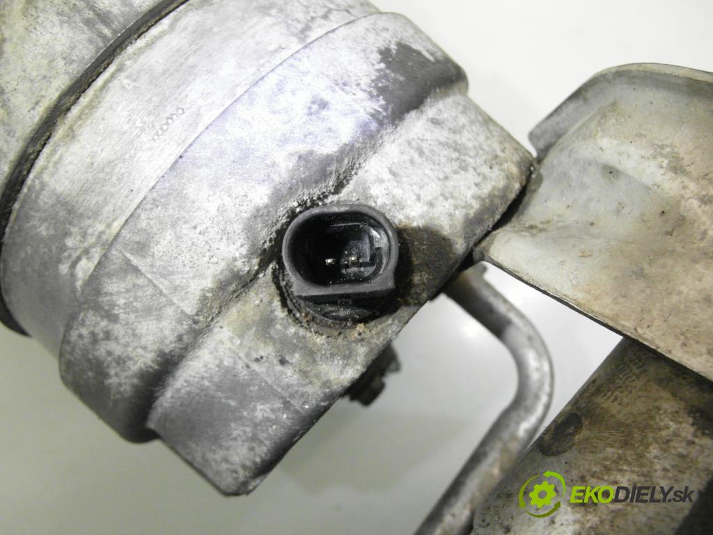 RENAULT LAGUNA II (BG0/1_) LIFTBACK 2004 79,00 1.6 16V (BG0A, BG0L) - K4M 714 1598,00 KOMPRESOR: klimatizace 8200024397 (Kompresor klimatizace)