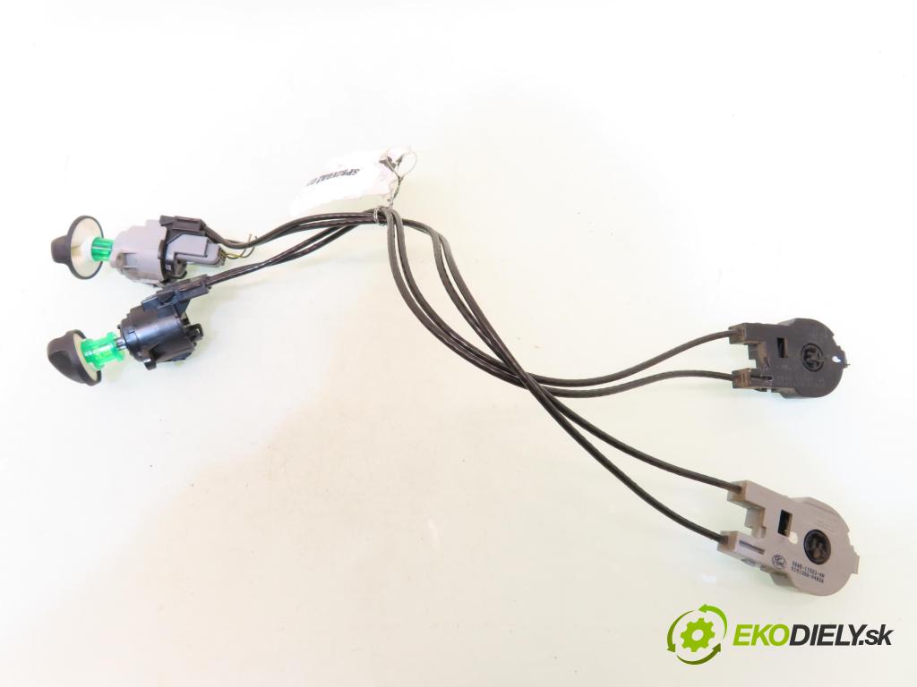 FORD FOCUS Turnier (DNW) KOMBI 2001 74,00 1.6 16V - FYDB 1596,00 Lanko panel kúrenia 98AB11503AH ; 98AB11504AH