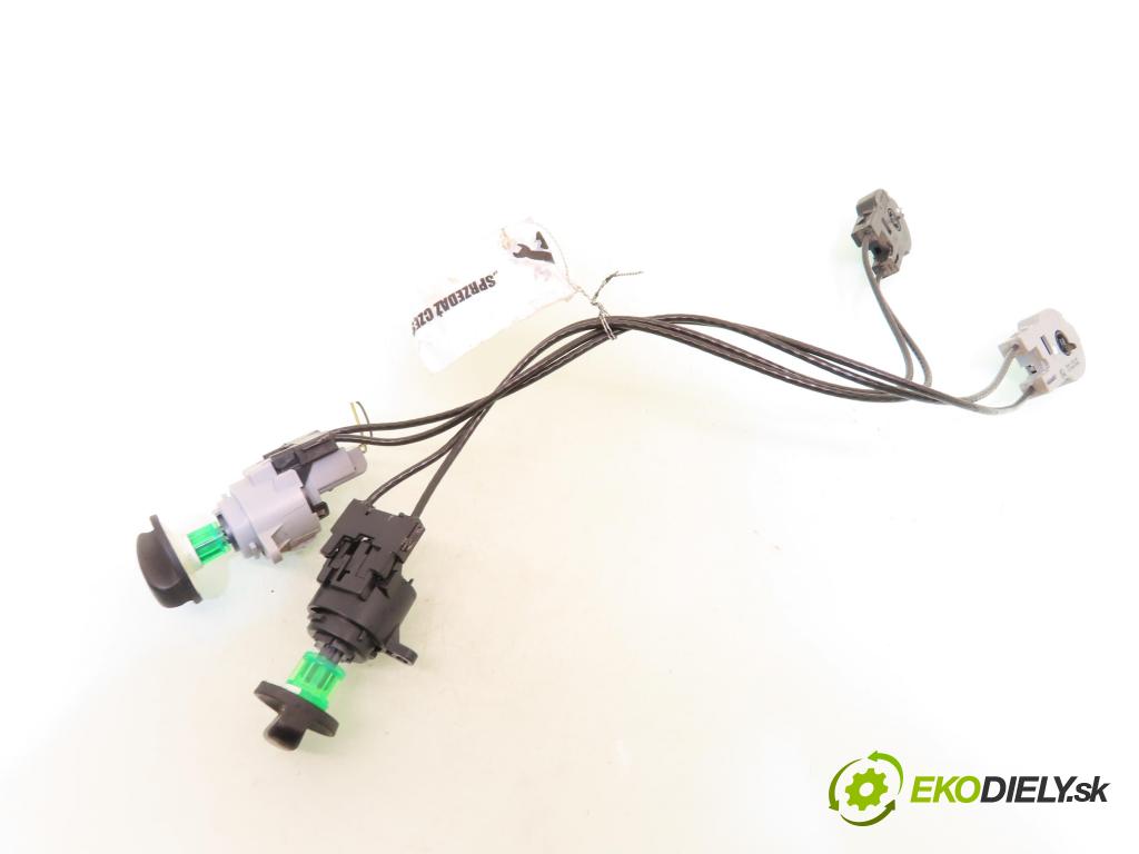 FORD FOCUS Turnier (DNW) KOMBI 2001 74,00 1.6 16V - FYDB 1596,00 Lanko panel kúrenia 98AB11503AH ; 98AB11504AH