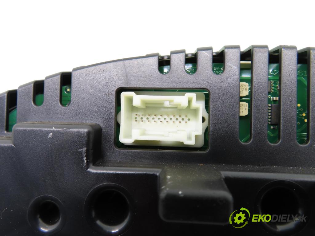 MERCEDES-BENZ KLASA C T-Model (S203) KOMBI 2004 110,00 C 220 CDI (203.208) - OM 646.963 2148,00 prístrojovka elektrický A2035404947 ; 110080266005