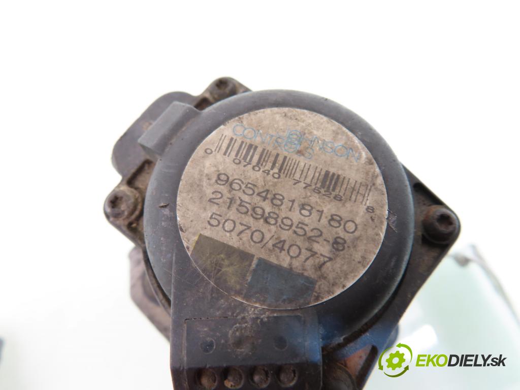 FORD FOCUS II (DA_, HCP) HB 2005 80,00 1.6 TDCi - G8DA 1560,00 VENTIL EGR 9654818180