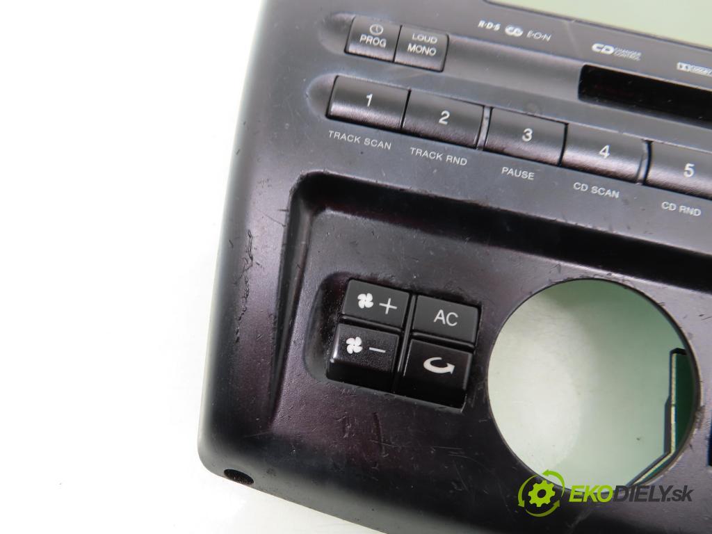 SEAT CORDOBA (6K2) SEDAN 2000 55,00 1.4 16V - APE 1390,00 Ovládač rádia 1837310200