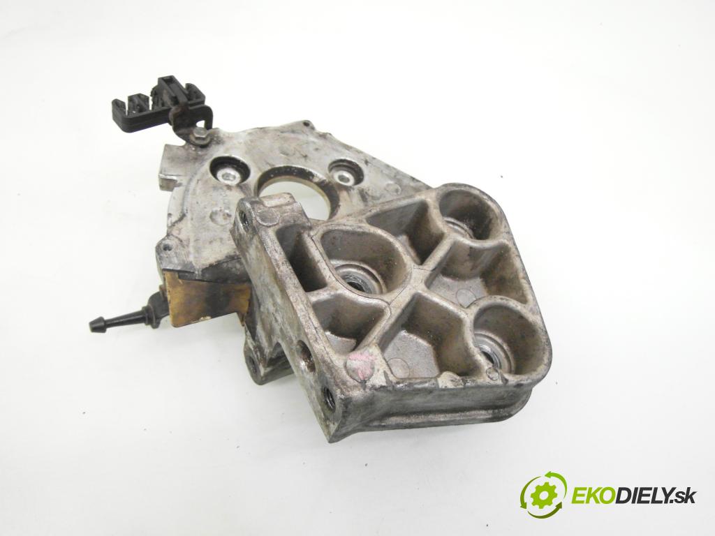 RENAULT SCENIC II (JM0/1_) MINIVAN 2005 88,00 1.9 DCI - F9Q 812 1870,00 Uchytenie pumpy vstrekovacej 8200240204
