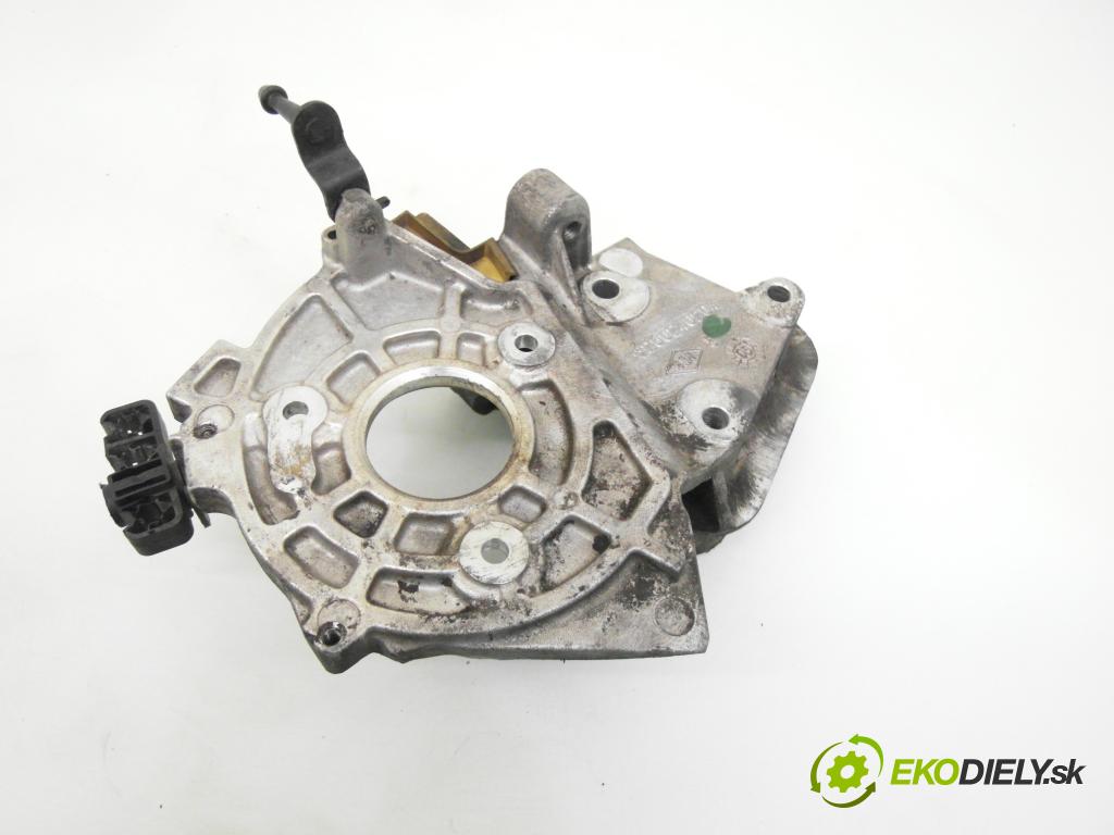 RENAULT SCENIC II (JM0/1_) MINIVAN 2005 88,00 1.9 DCI - F9Q 812 1870,00 Uchytenie pumpy vstrekovacej 8200240204