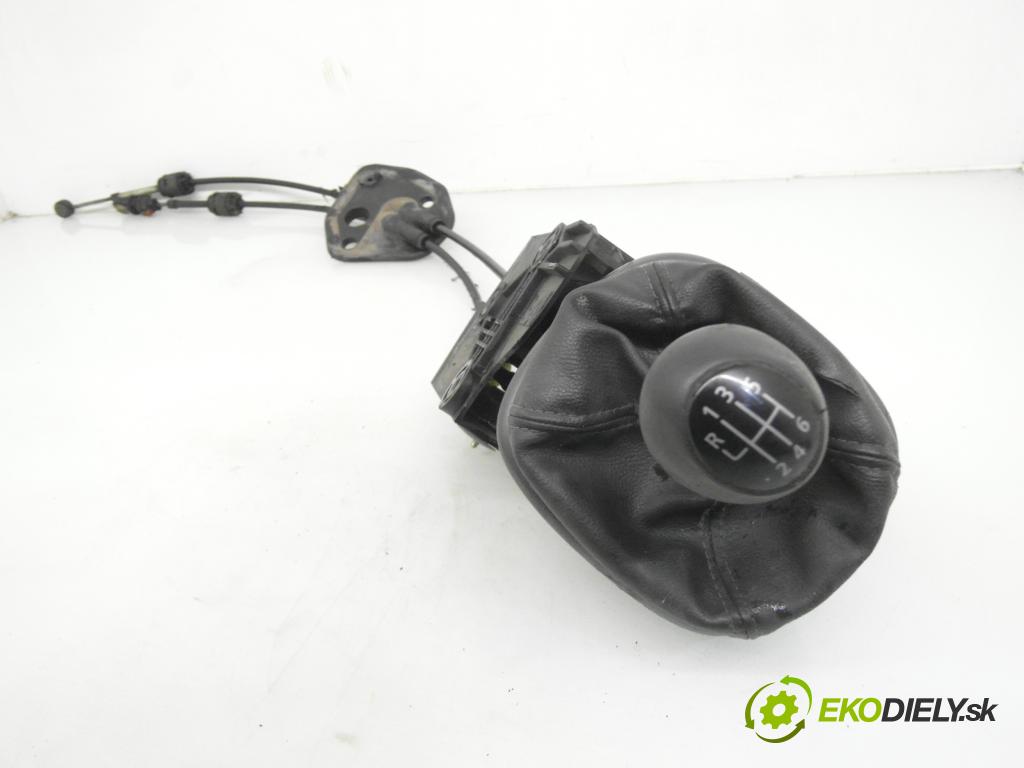 RENAULT SCENIC II (JM0/1_) MINIVAN 2005 88,00 1.9 DCI - F9Q 812 1870,00 ZVEDÁK: