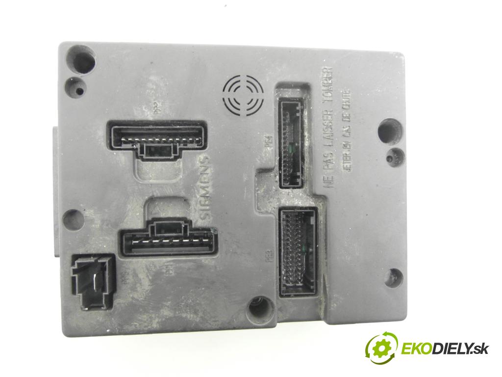 RENAULT SCENIC I (JA0/1_) MINIVAN 2002 79,00 1.6 - K4M 700 1598,00 spinačka / imobilizéra IMMO / Riadiaca jednotka 8200214973 ; P8200215695 ; 8200029342B