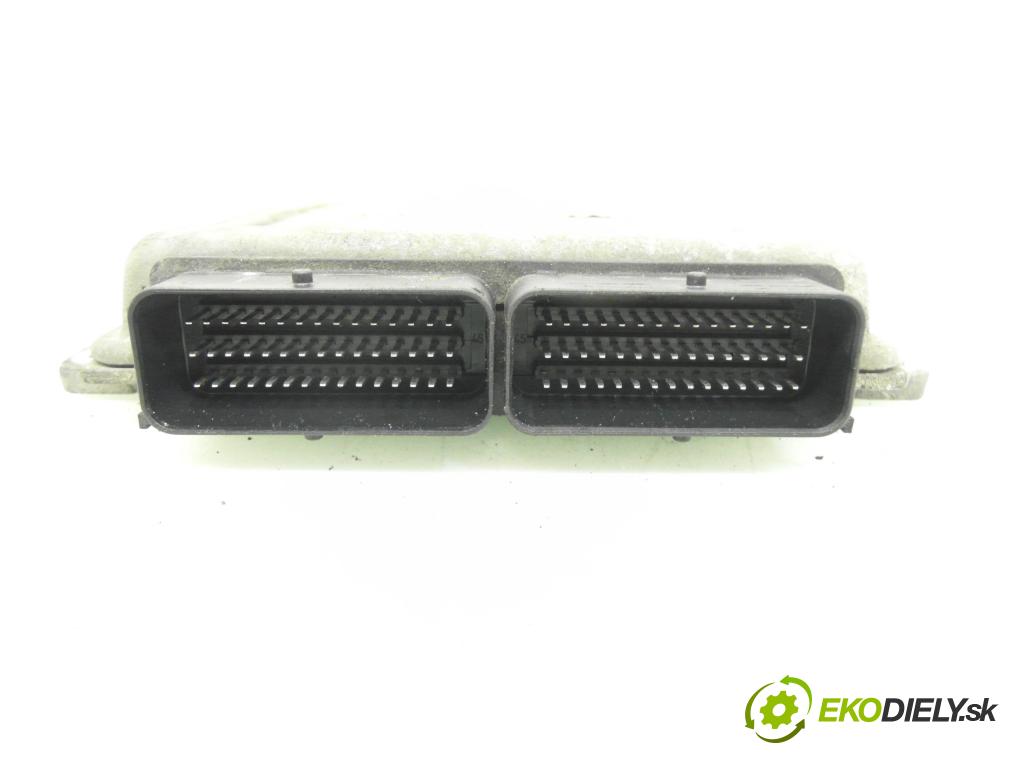 RENAULT SCENIC I (JA0/1_) MINIVAN 2002 79,00 1.6 - K4M 700 1598,00 spinačka / imobilizéra IMMO / Riadiaca jednotka 8200214973 ; P8200215695 ; 8200029342B